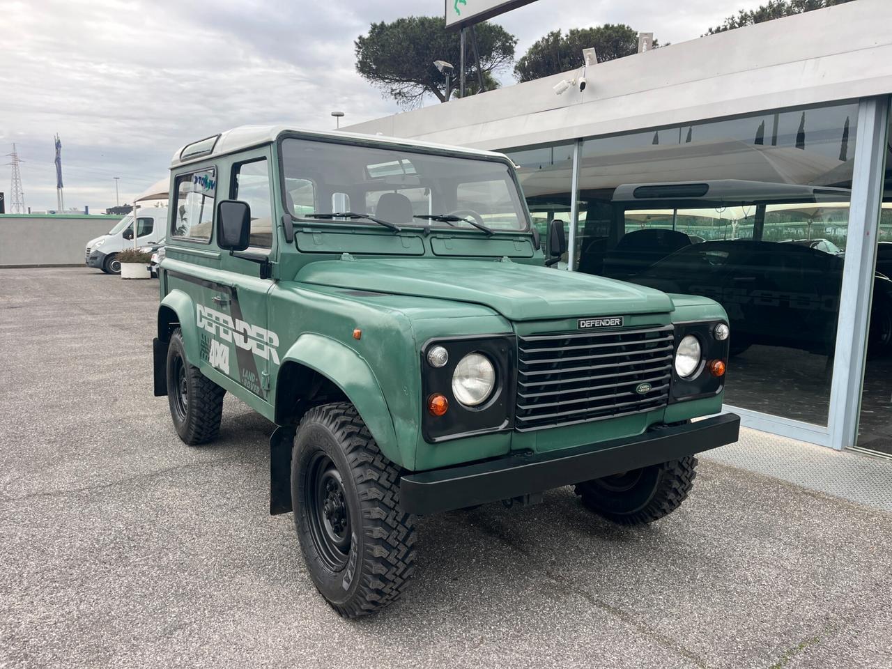 Land Rover Defender 90 BENZINA 6 POSTI
