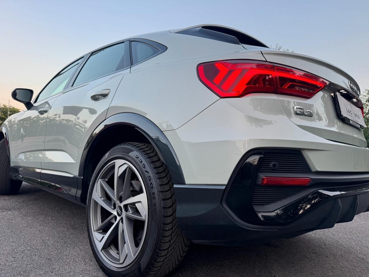 Audi Q3 40 TDI quattro S tronic S line edition