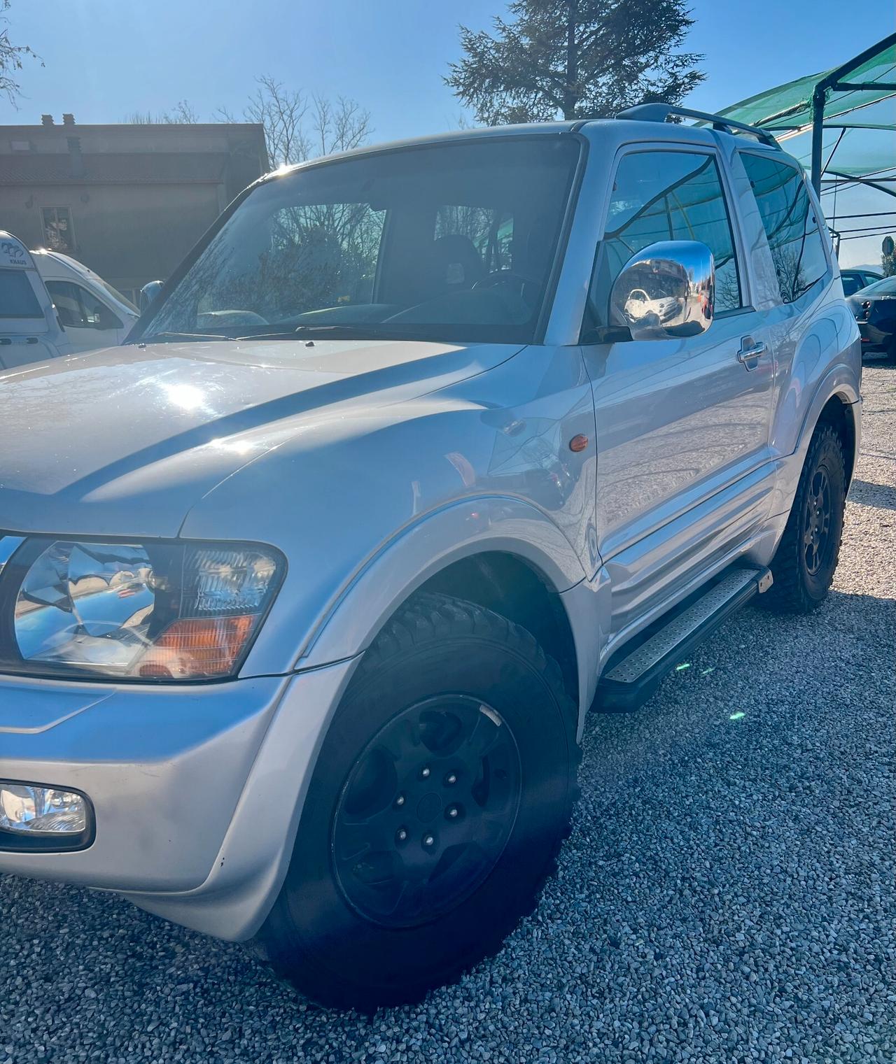 Mitsubishi Pajero 3.2 16V DI-D 3p. GLS2