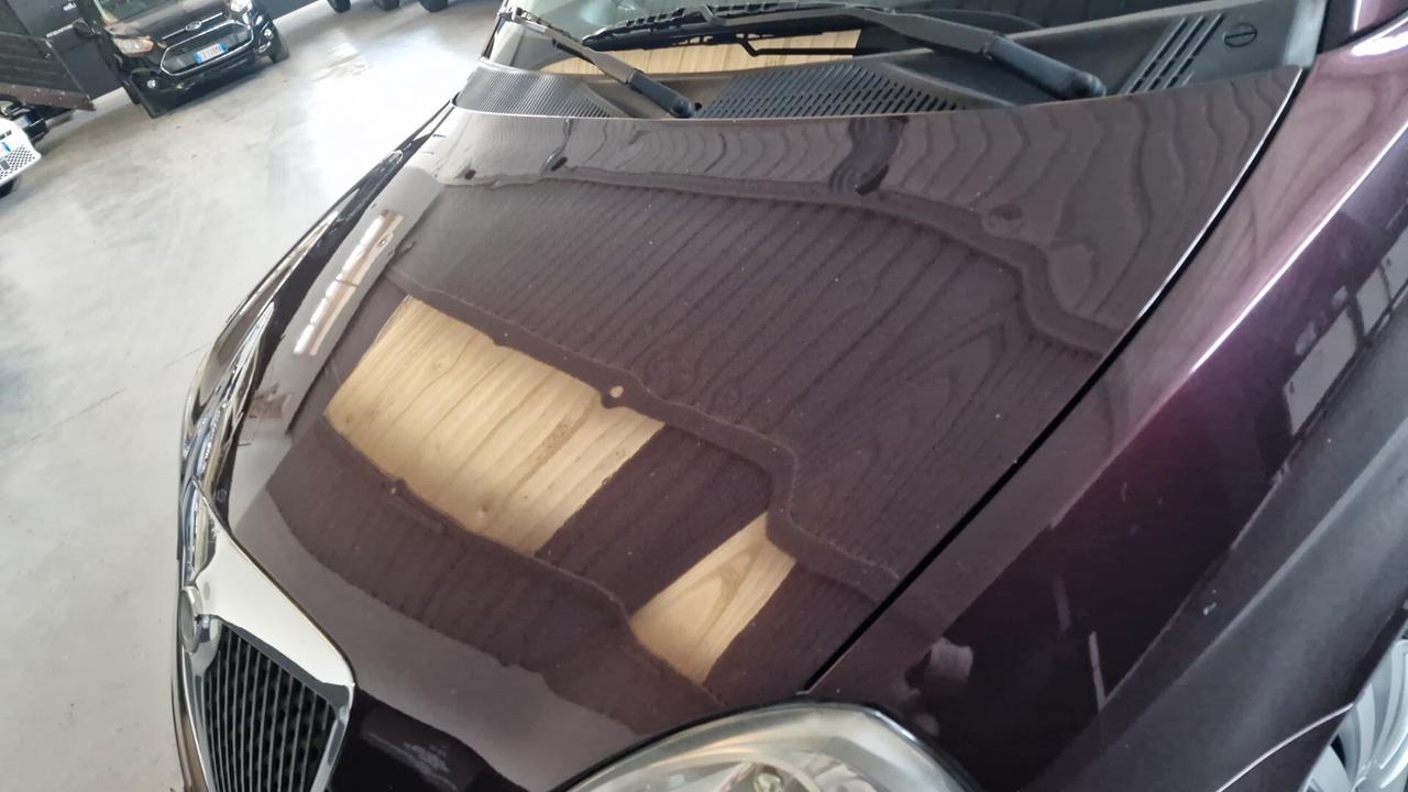 Lancia Ypsilon 1.3 MJT 75 CV Elle