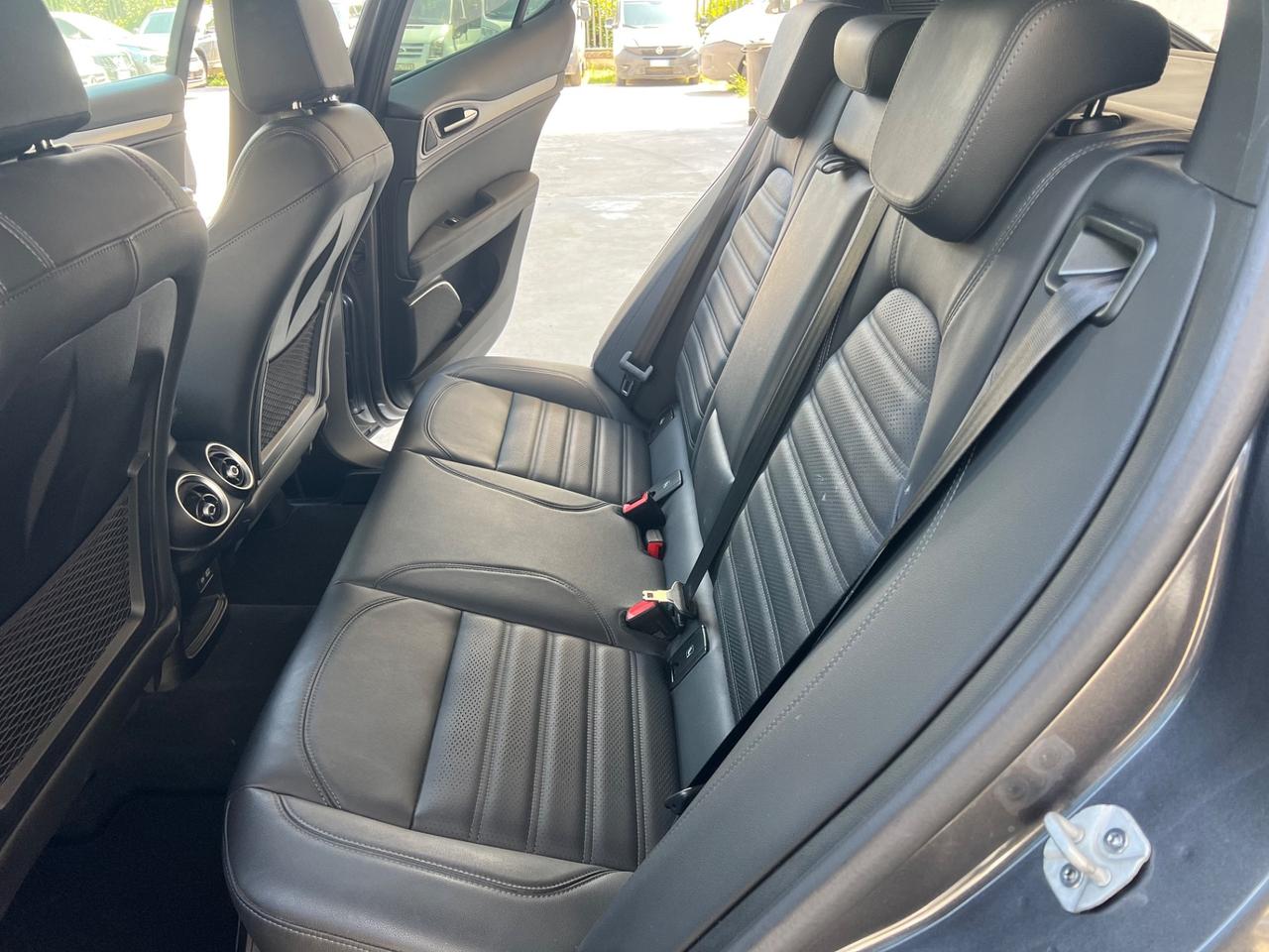 Alfa Romeo Stelvio 2.2 Turbodiesel 210 CV AT8 Q4 Veloce