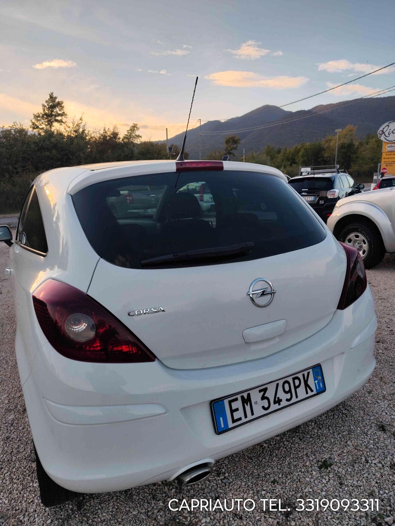 Opel Corsa 1.2 3 porte b-color