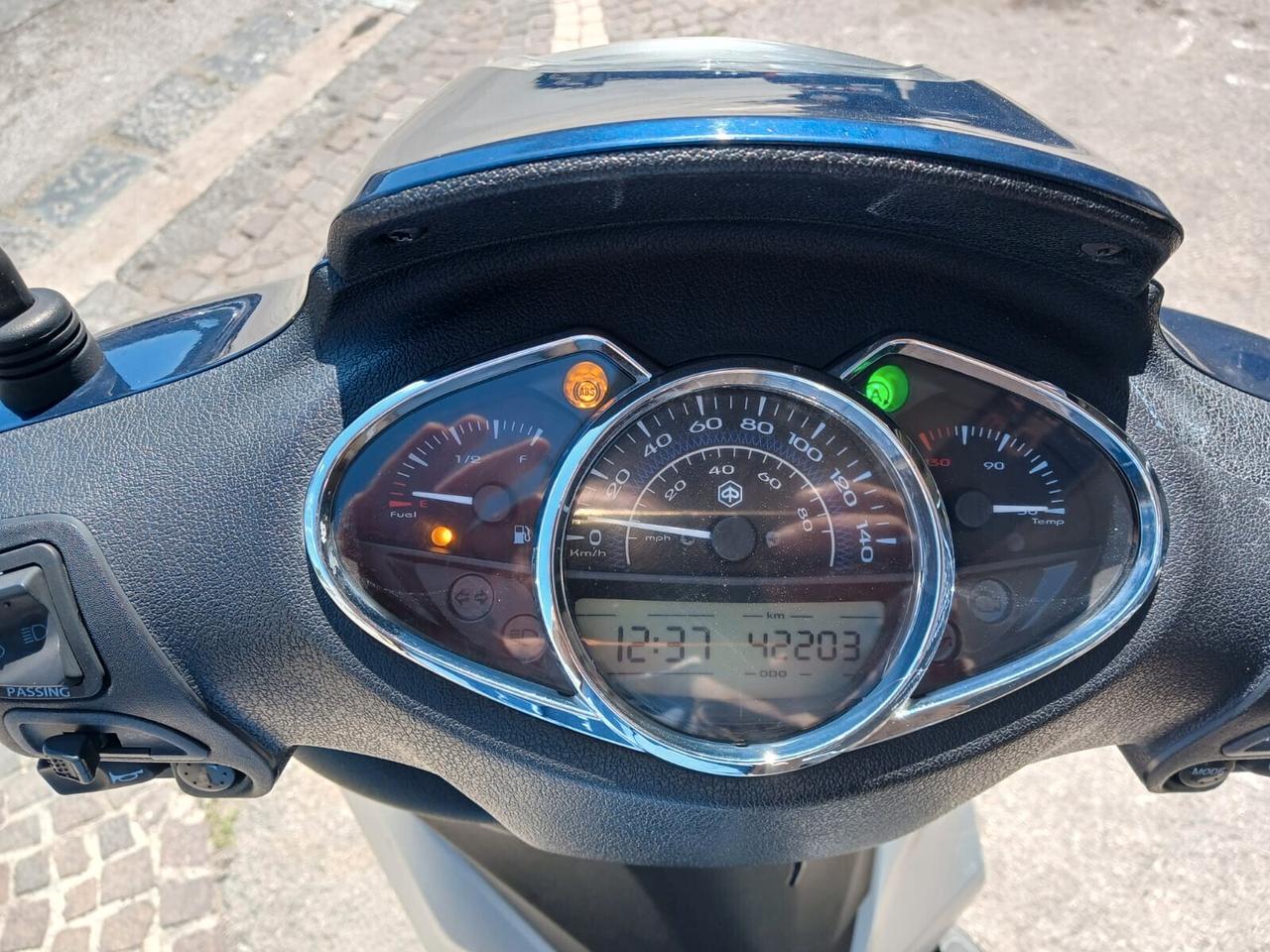 Piaggio Medley 125