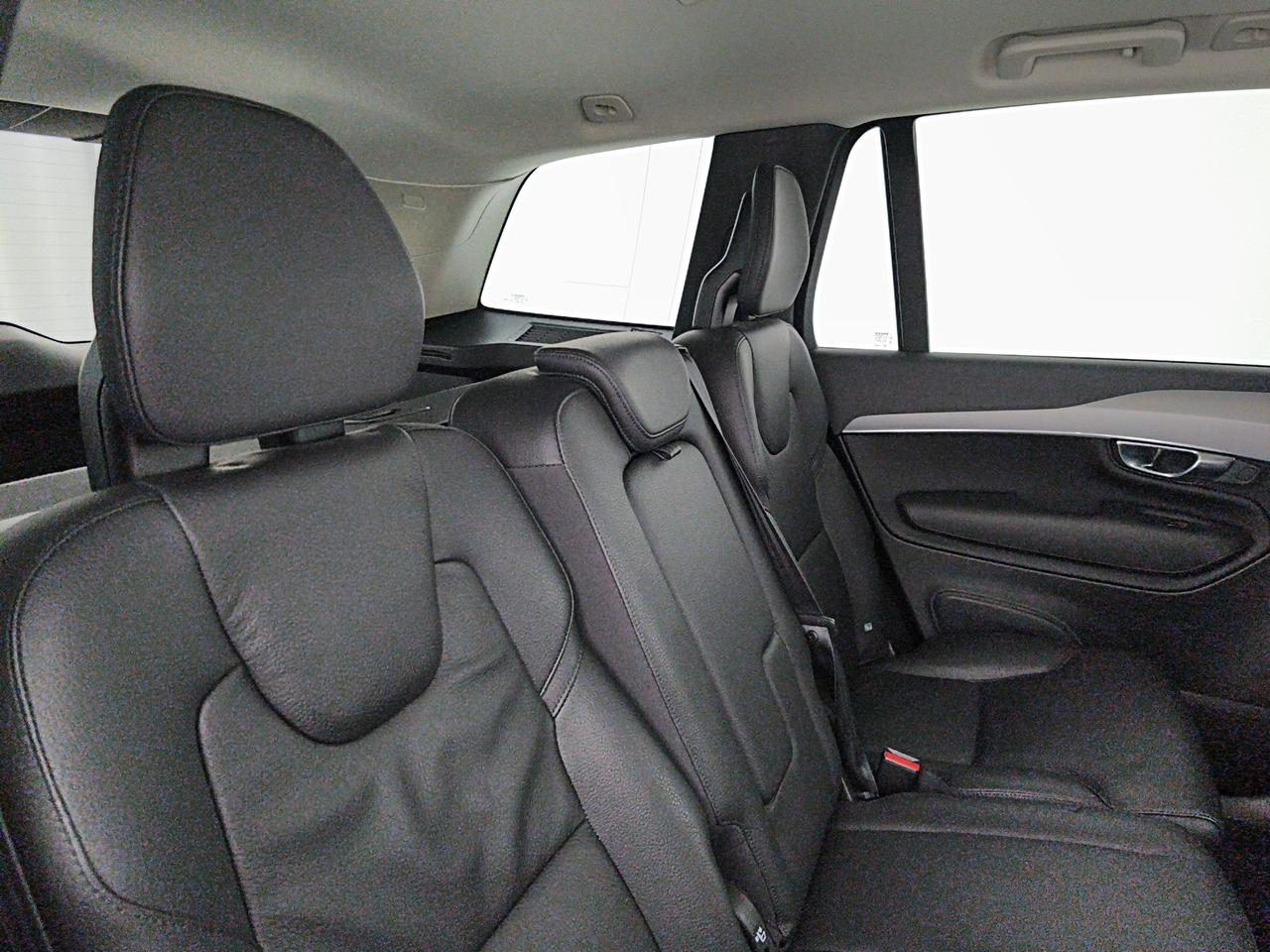 Volvo XC90 2.0 b5 Momentum Pro awd