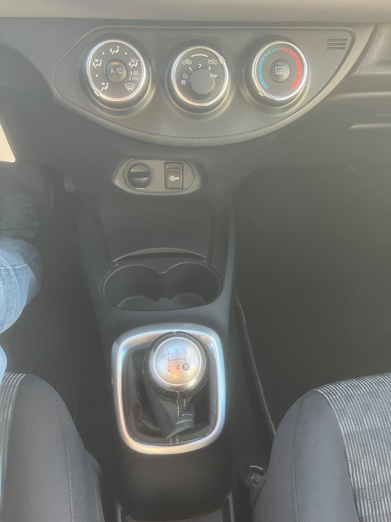 Toyota Yaris 1.0 5 porte Lounge