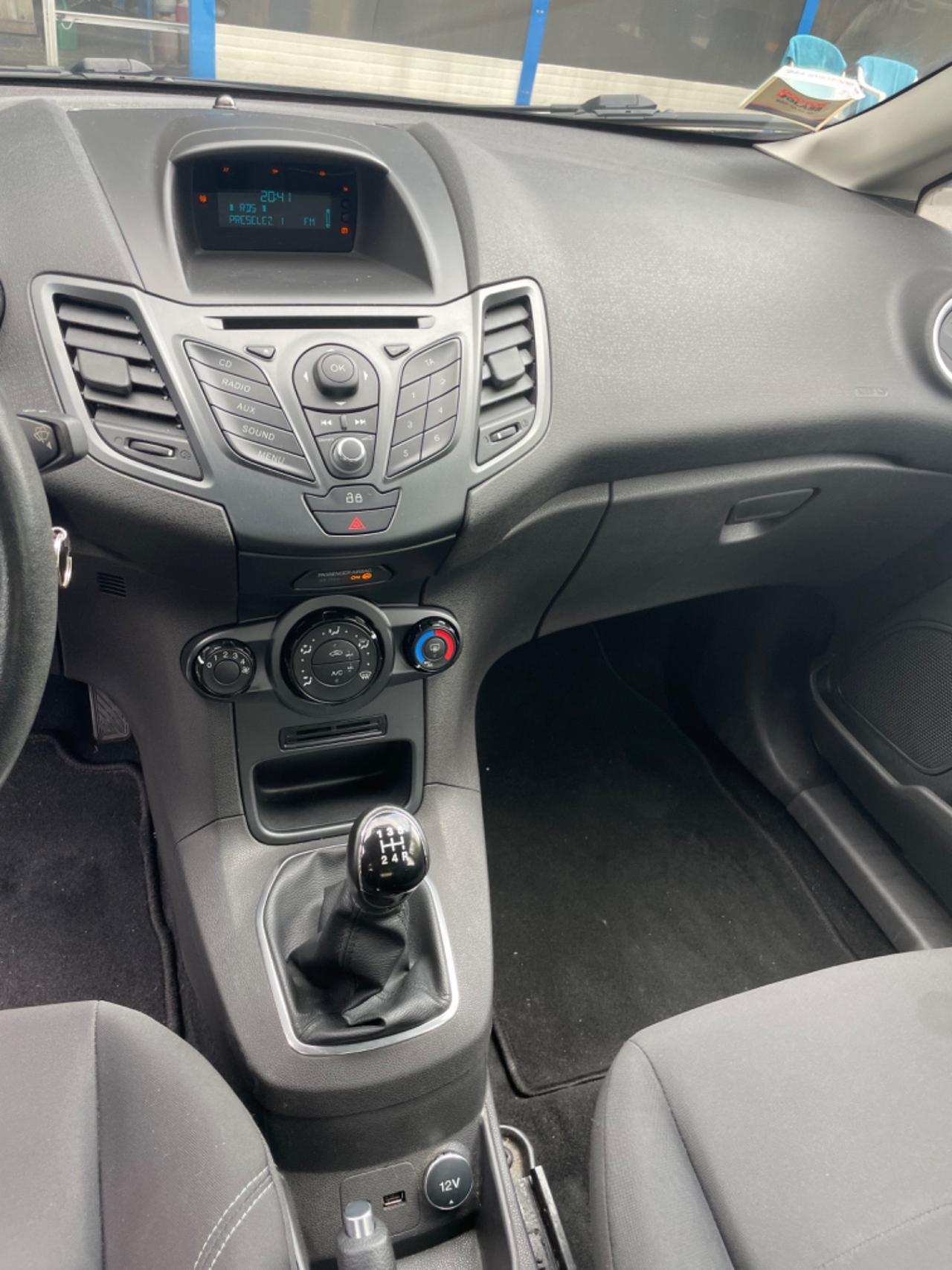 Ford Fiesta 1.2 60CV 5 porte Titanium