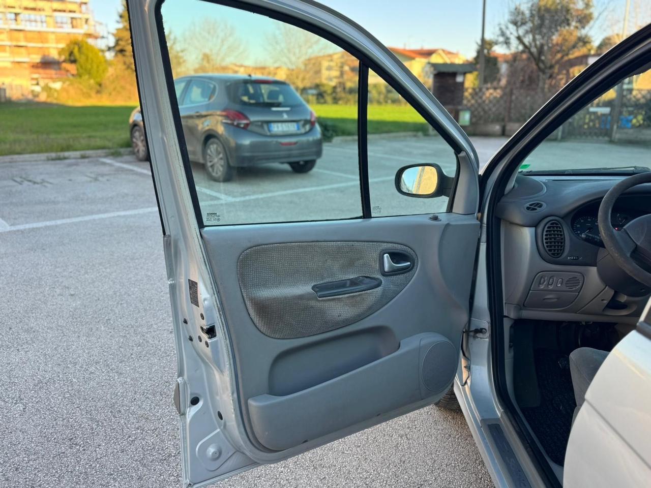 Renault Megane Scénic 1.9 dCi cat Expression