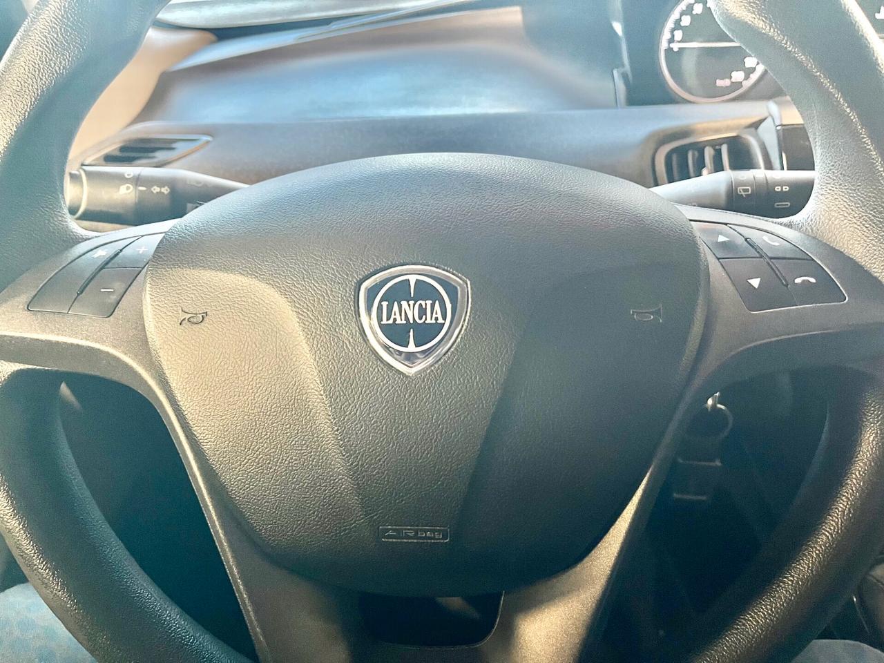 Lancia Ypsilon 1.2 69 CV 5 porte GPL Ecochic Elefantino Blu OK NEOPATENTATI