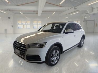 AUDI Q5 35 TDI quattro S tronic Design