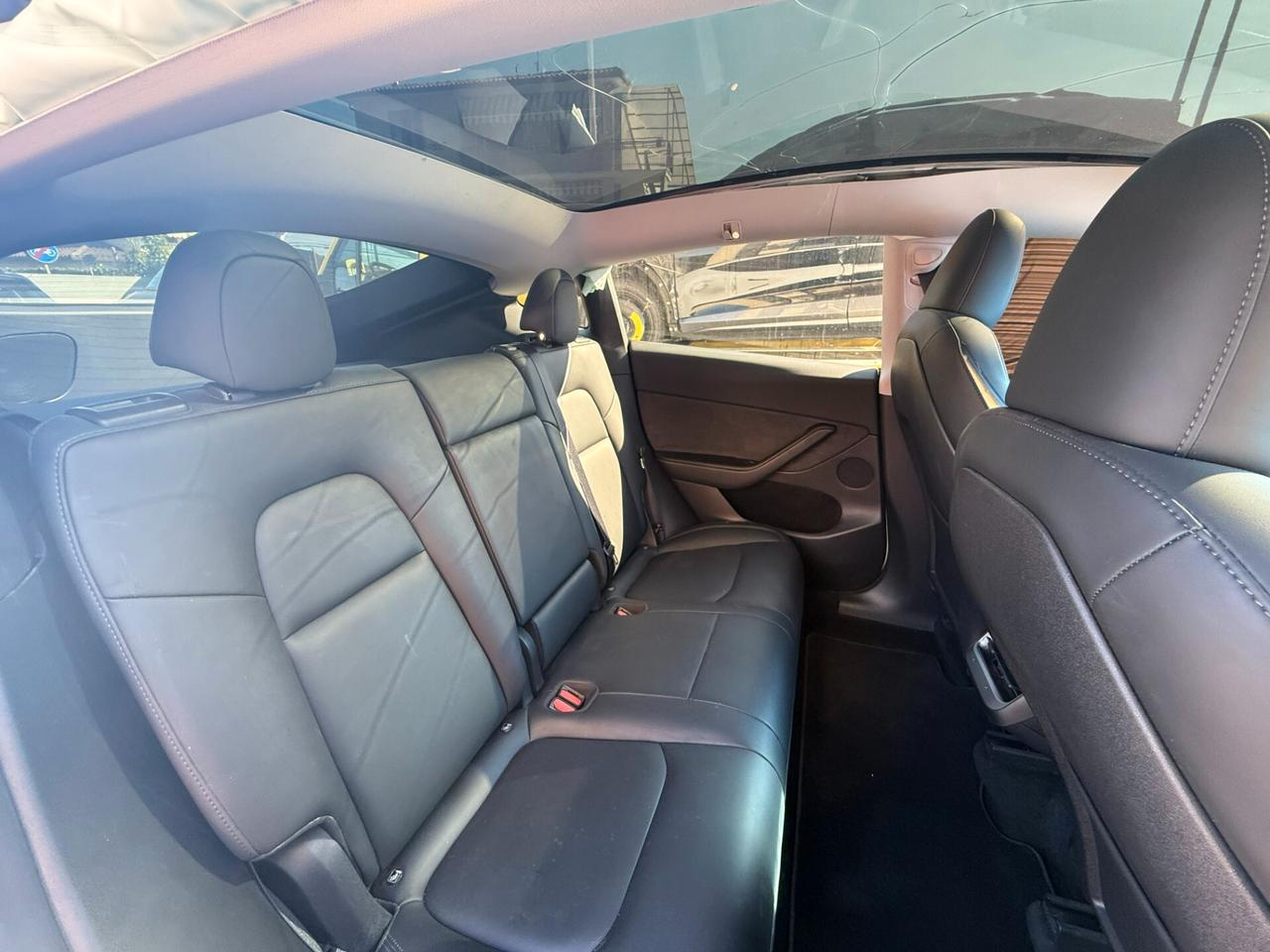 Tesla Model Y Long Range Dual motor ! incidentata