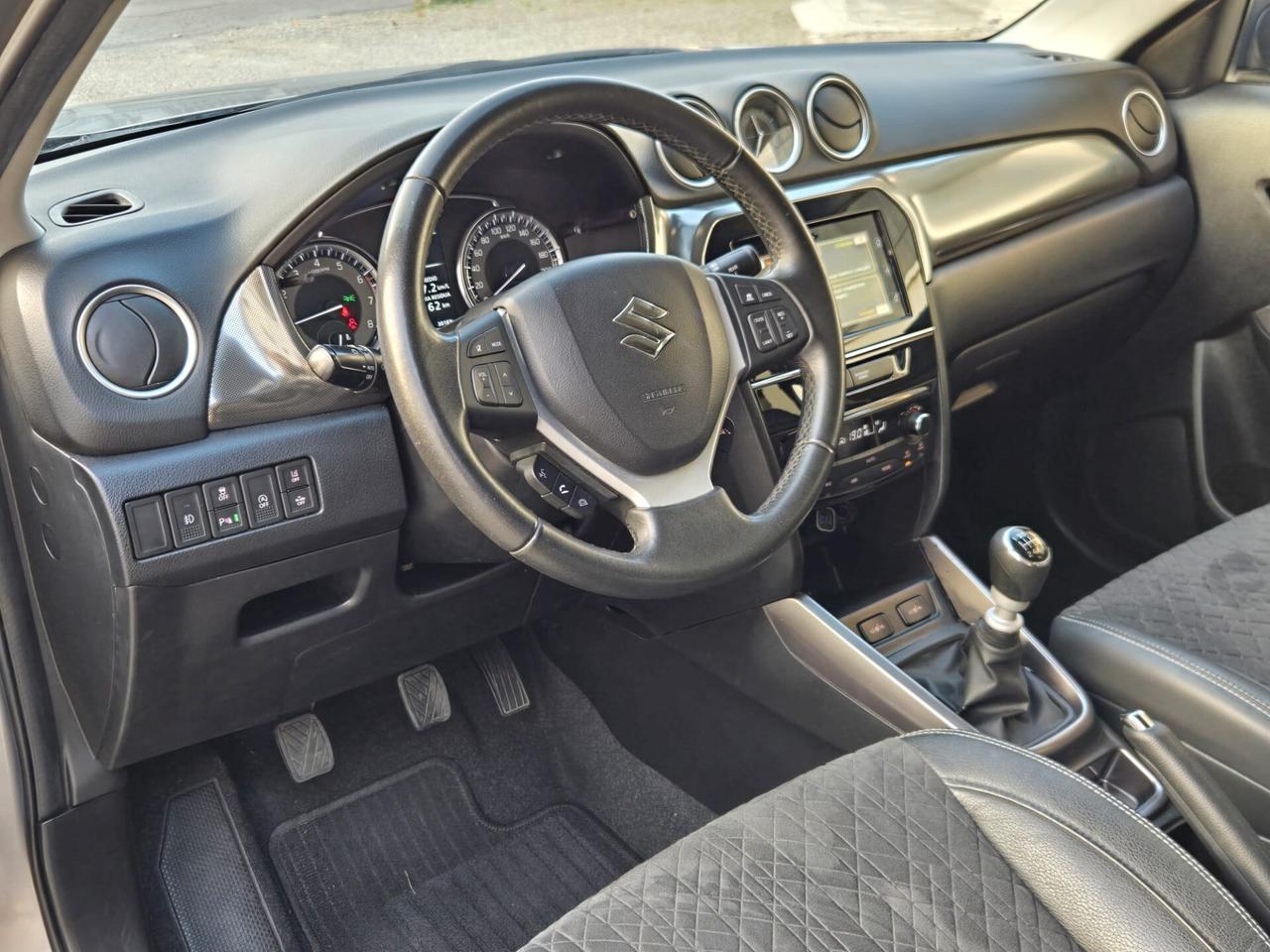 Suzuki Vitara 1.4 Hybrid Top