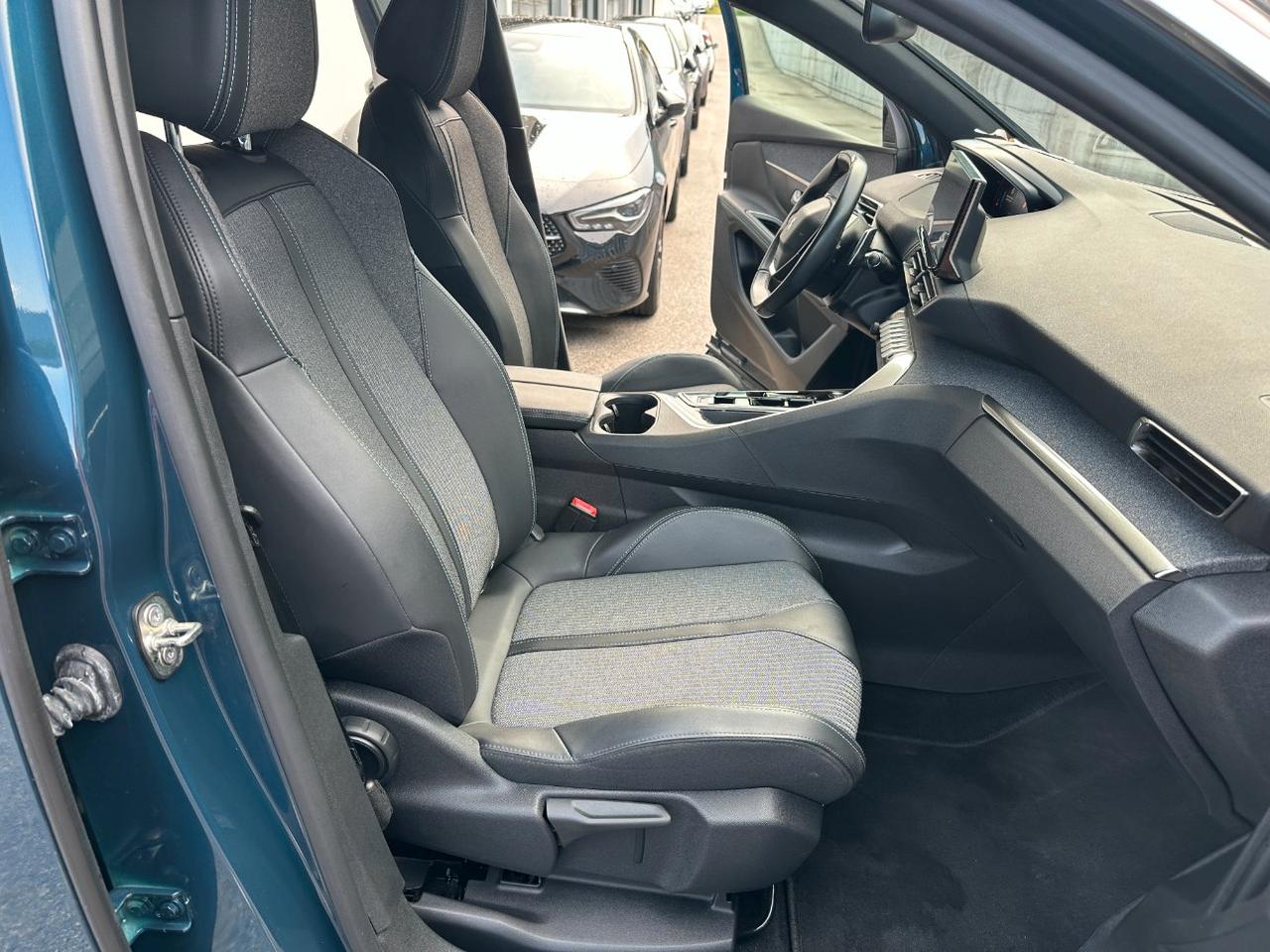 Peugeot 3008 3008 1.5 bluehdi Allure Pack s&s 130cv eat8