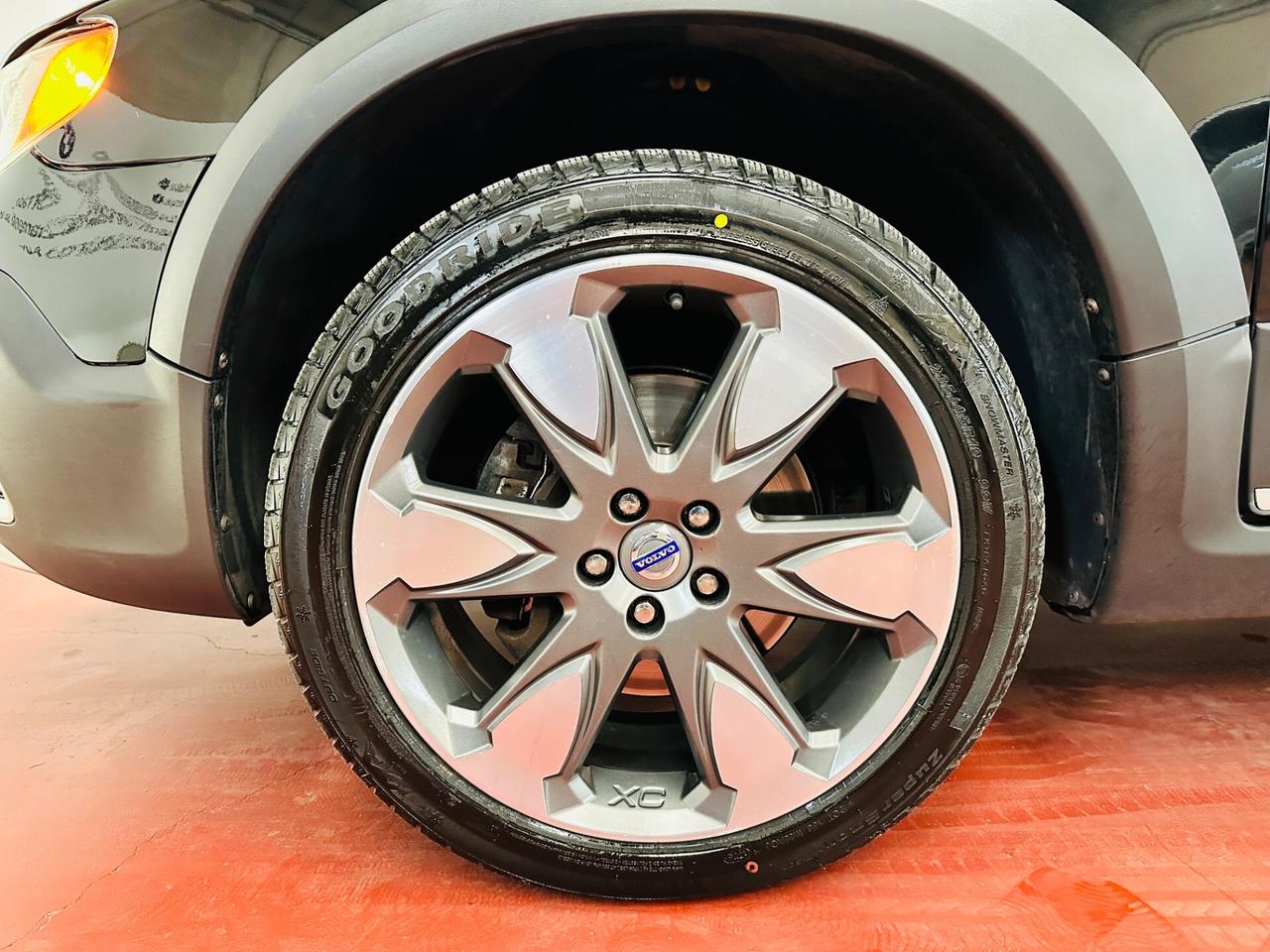 Volvo XC70 D5 215cv AWD Geartronic Summum MY12