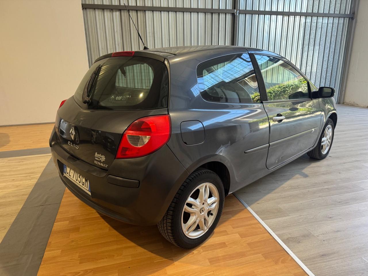 Renault Clio Luxe 1.2 benzina x Neopatentati