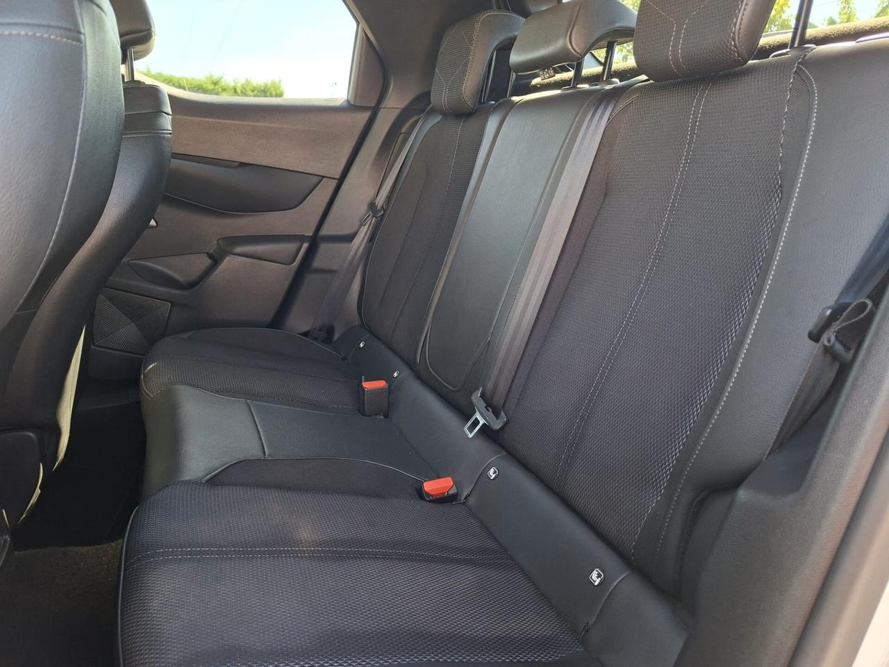 Ds DS3 3 Crossback PureTech 130 aut. So Chic