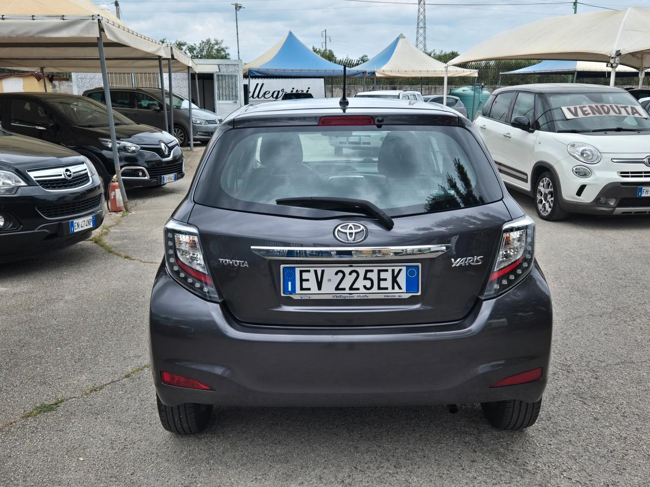 Toyota Yaris 1.0 5 porte Lounge del 2014