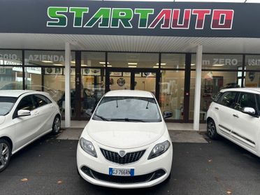 Lancia Ypsilon 1.0 FireFly 5 porte S&S Hybrid Ecochic Silver