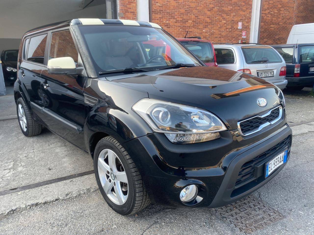 Kia Soul 1.6 CRDi VGT Cool Urban Shark