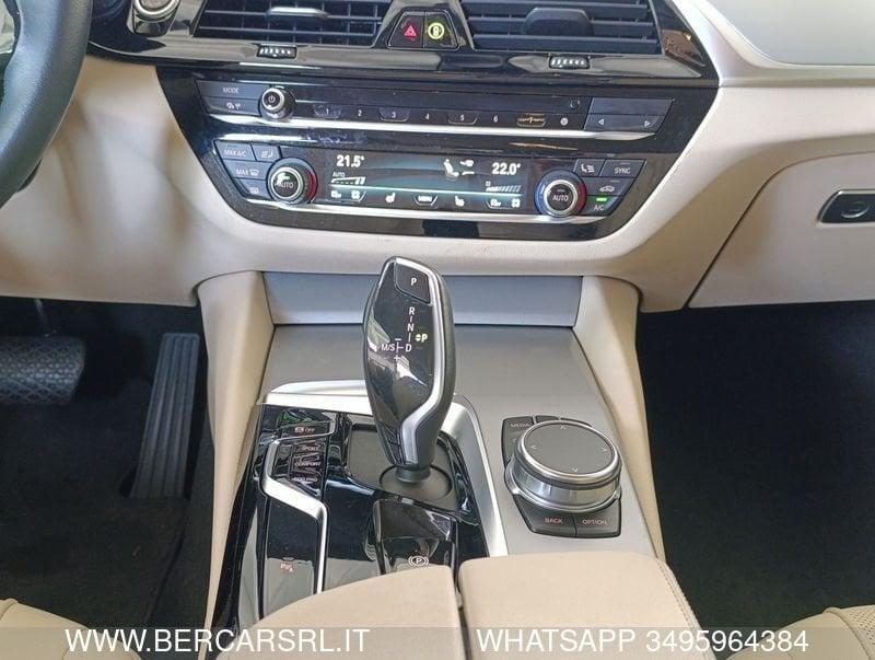 BMW Serie 5 520d 48V Touring Business*SEDILI RISCALDATI*TELECAMERA*PDC*FULL LED*GANCIO TRAINO*