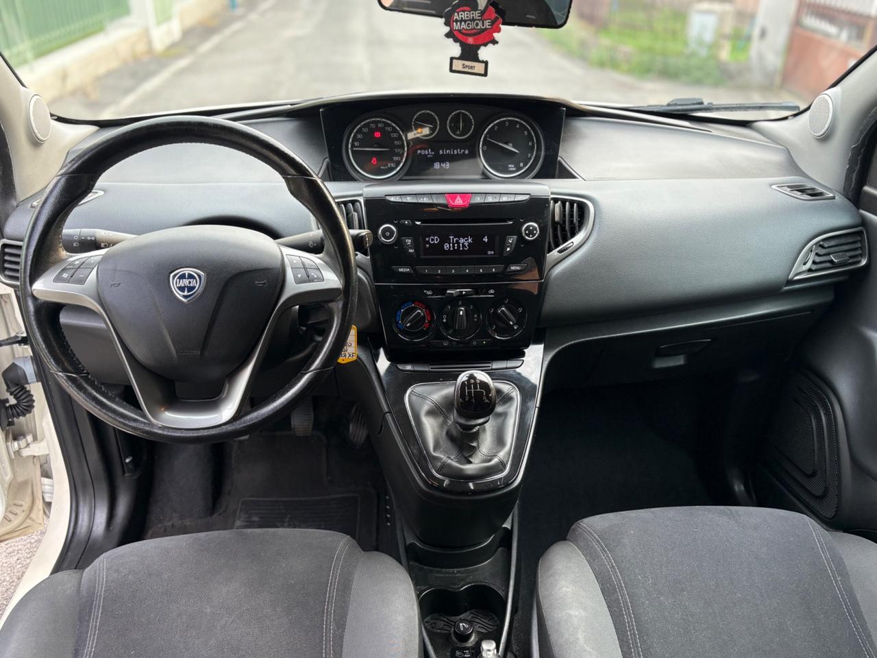 Lancia Ypsilon 1.2 BENZINA Platinum 11/2013 NEOPATENTATI