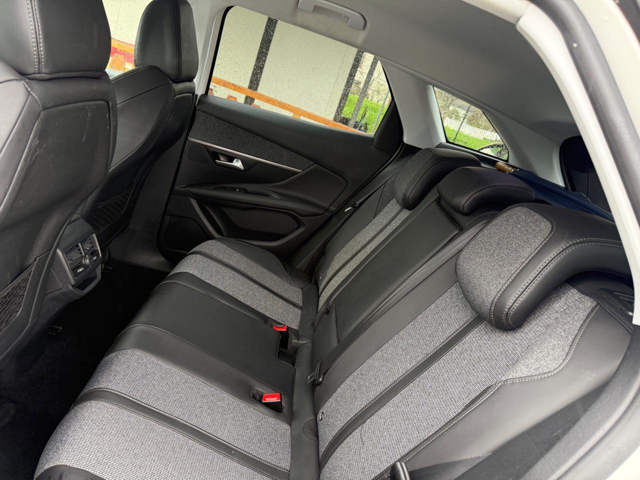 Peugeot 3008 BlueHDi 130 S&S Allure