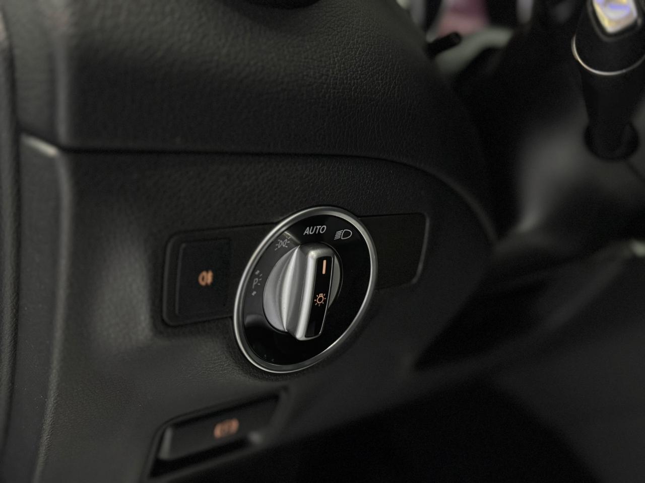 Mercedes-benz GLA 180d Automatic Premium