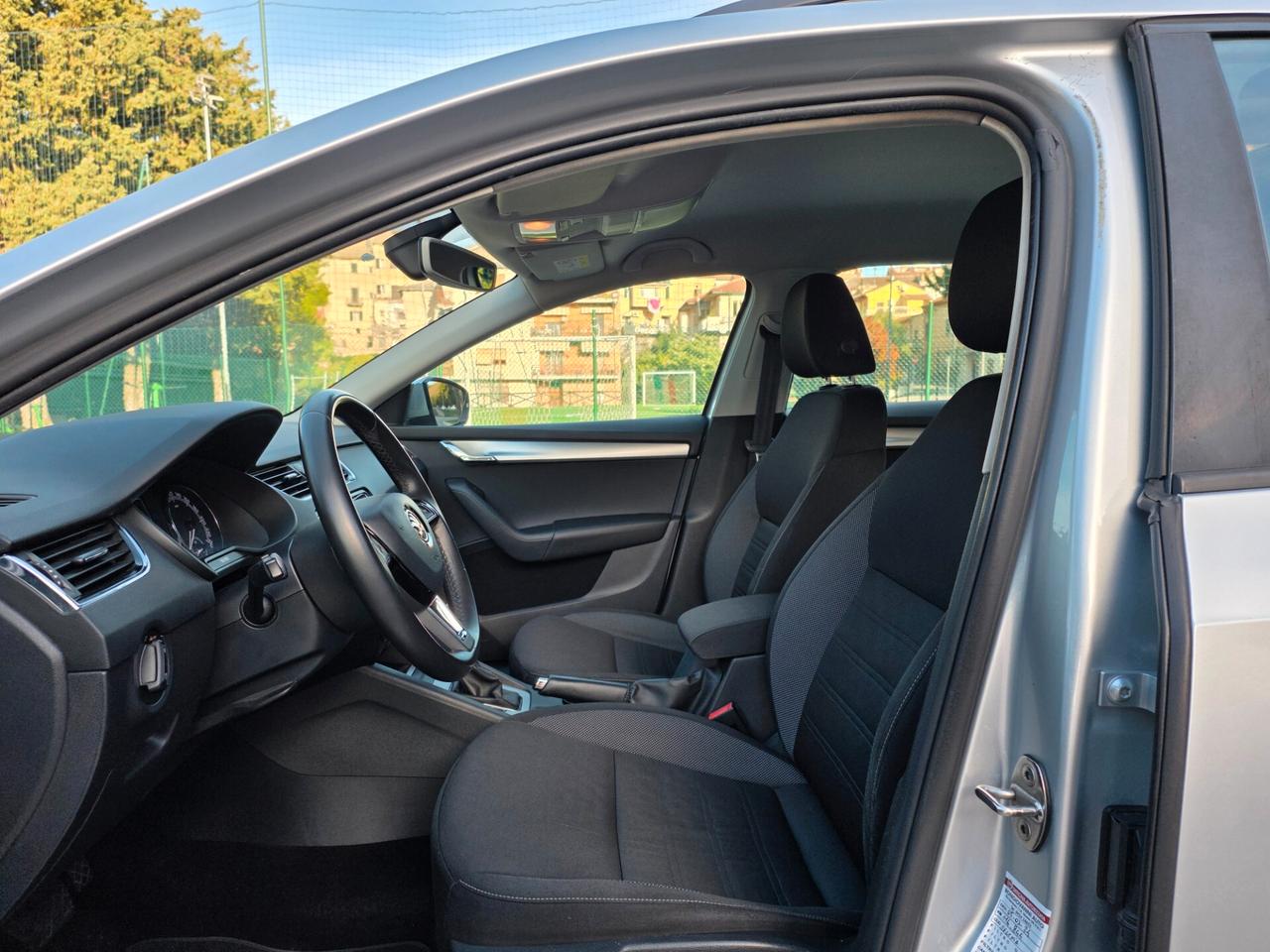 Skoda Octavia 1.6 TDI 115CV DSG Wagon