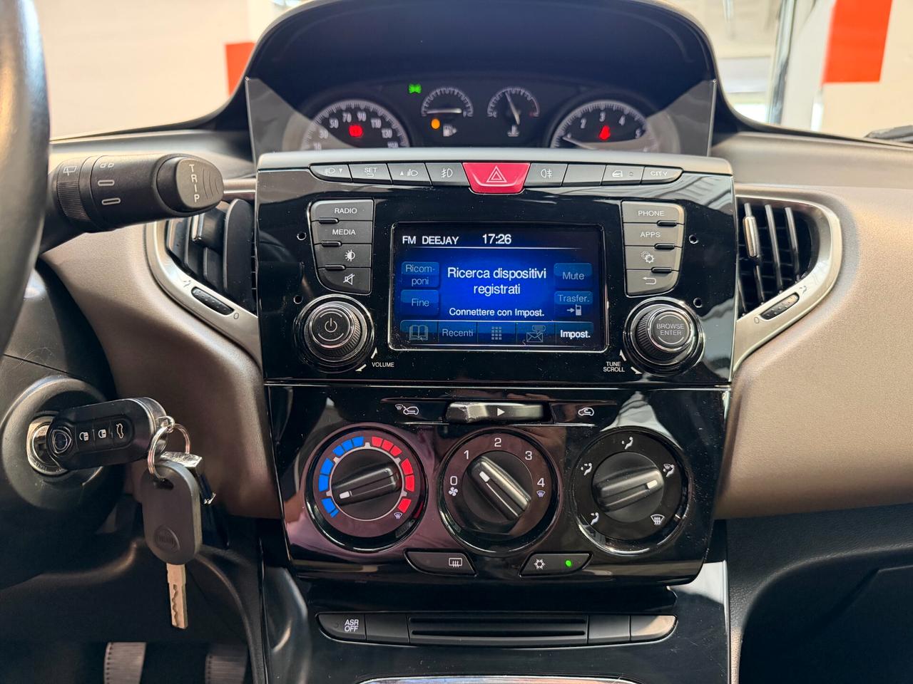 Lancia Ypsilon 1.2 Platinum UNICOPROPRIETARIO-NEOPATENTATI