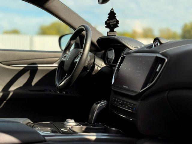 MASERATI Ghibli V6 350 CV
