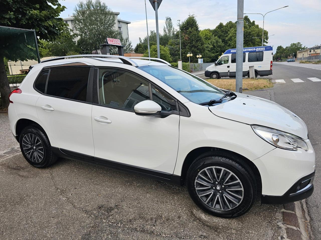 Peugeot 2008 1.4 HDi 68cv Access*Navi*Xeno*Euro5*Neopatentati