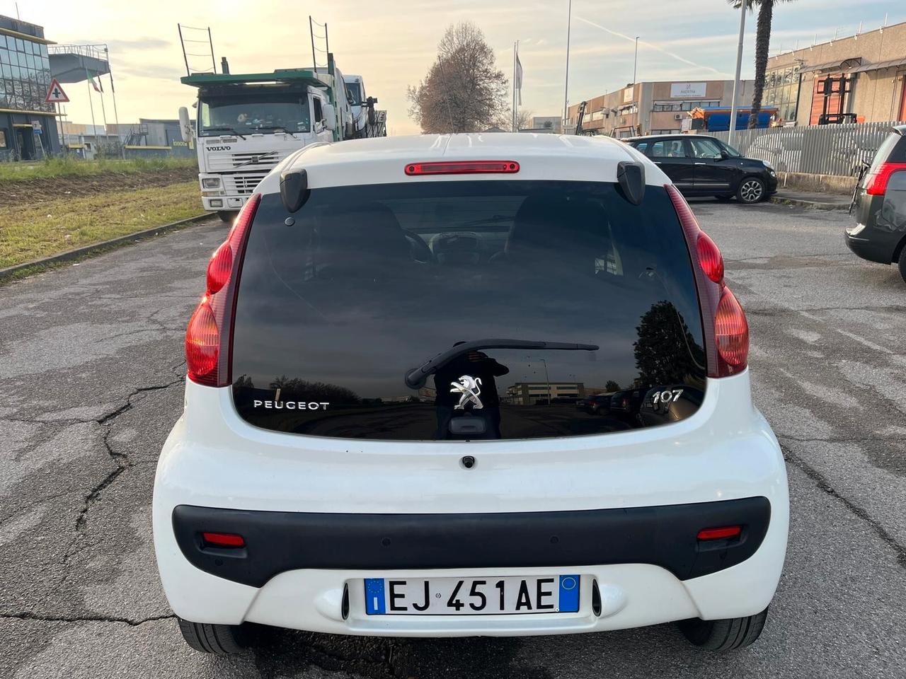 Peugeot 107 1.0 68CV 5p. Superga