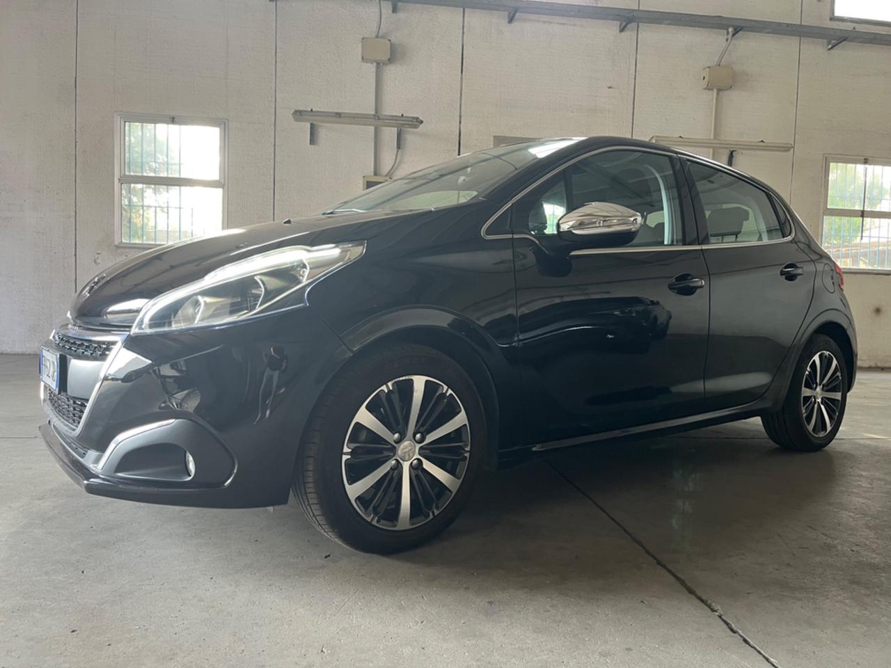 Peugeot 208 PureTech 82 5p. GPL Allure