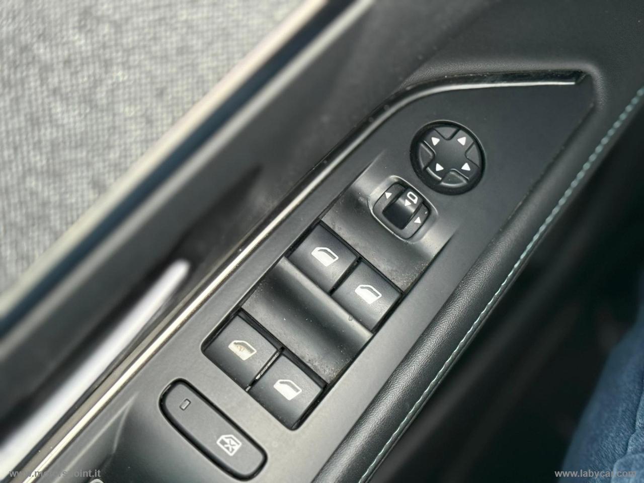 PEUGEOT 5008 BlueHDi 130 S&S EAT8 Crossway