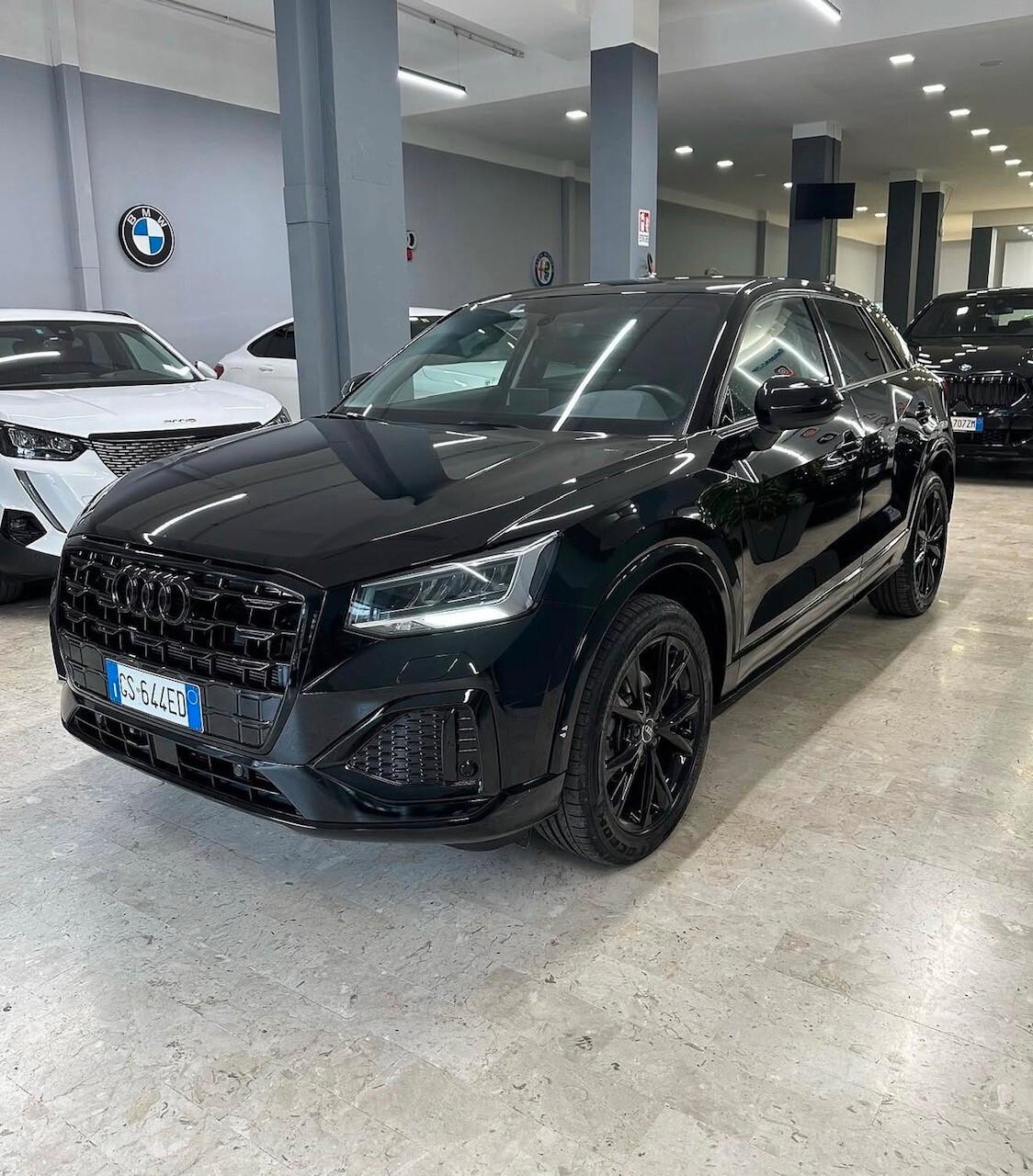 Audi Q2 30 TDI S tronic Identity Black