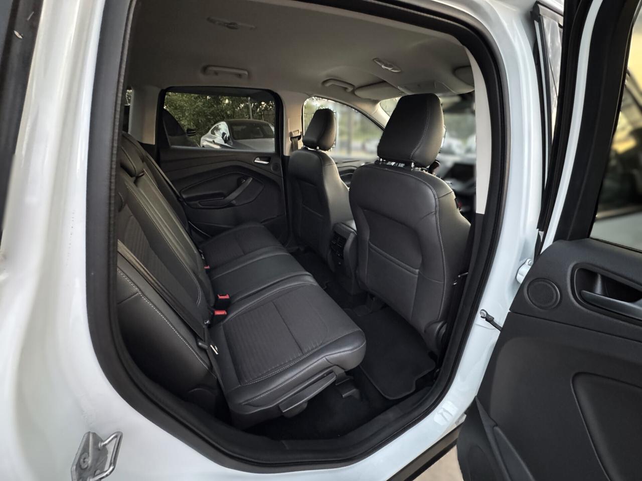 Ford Kuga 1.5 TDCI 120 CV S&S 2WD Powershift Titanium