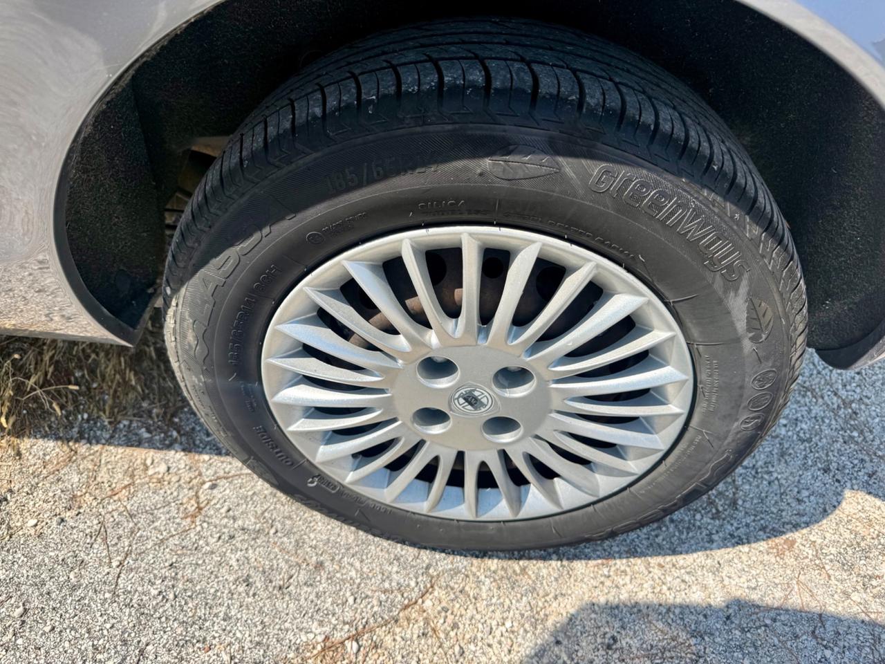 Lancia Ypsilon 1.2 Benzina/Metano NEOPATENTATI