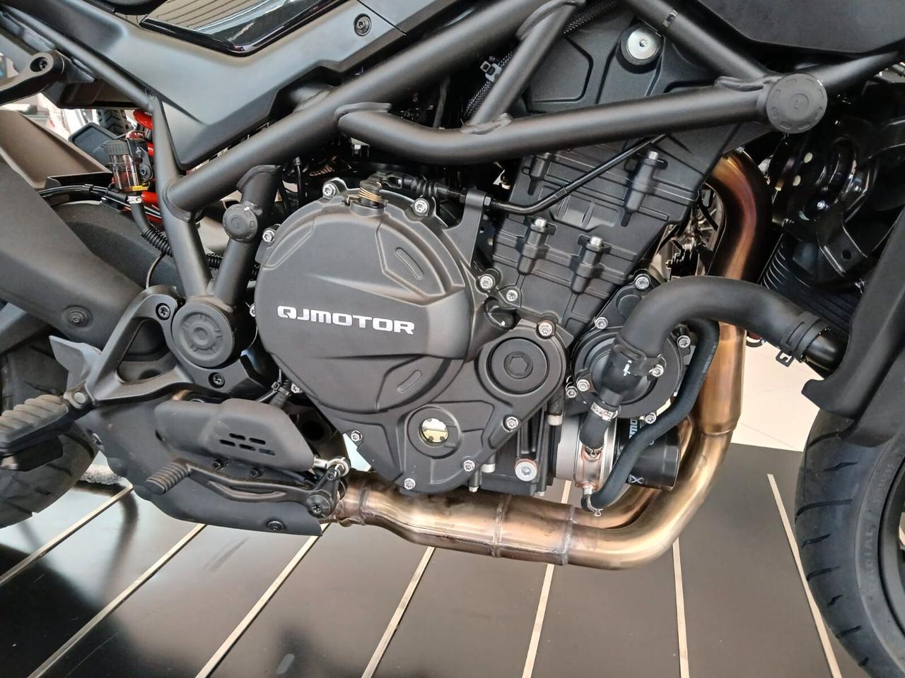 QJ MOTOR SRK 900-NUOVA-PRONTA CONSEGNA