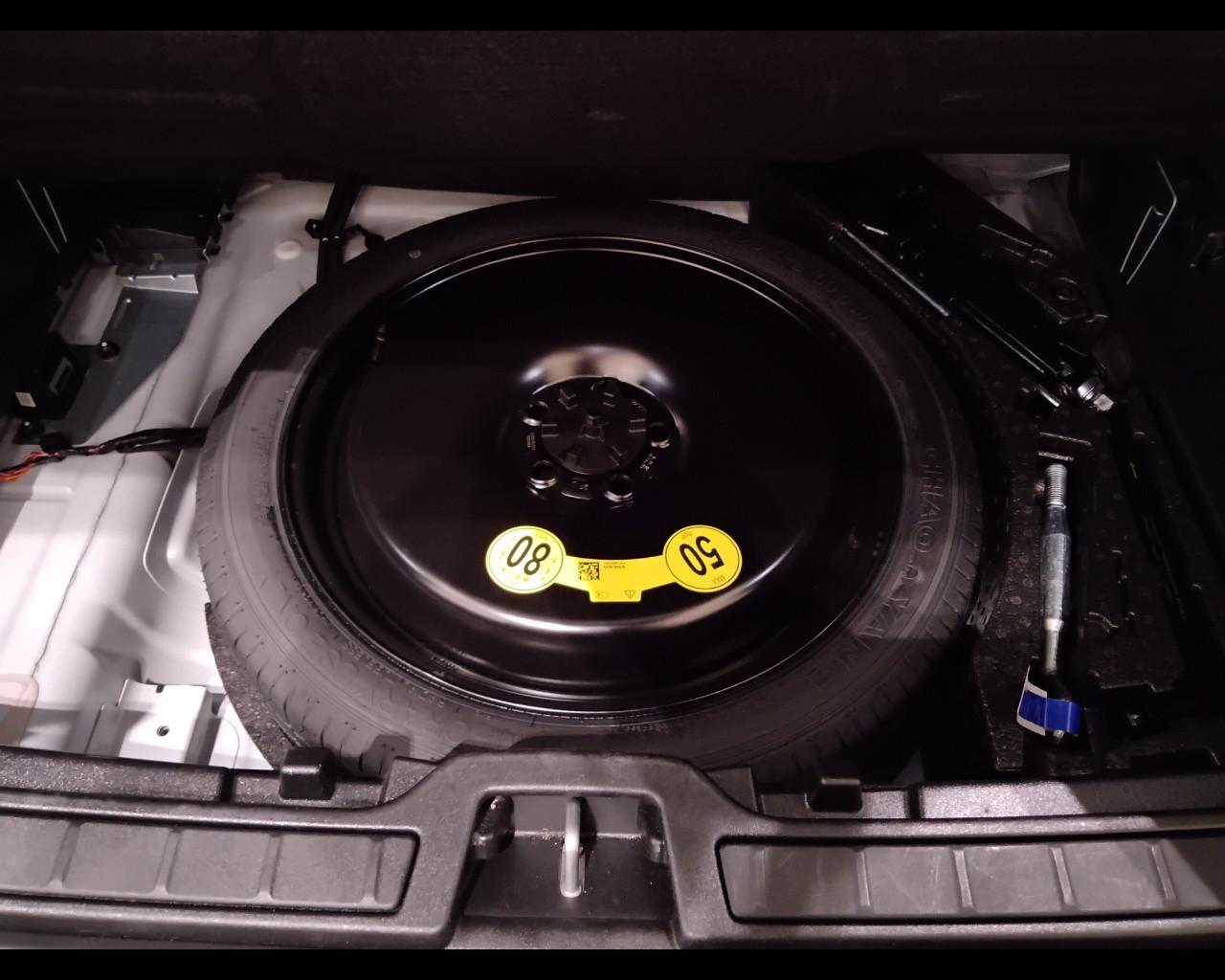 VOLVO XC40 2023 - XC40 2.0 b3 Core auto