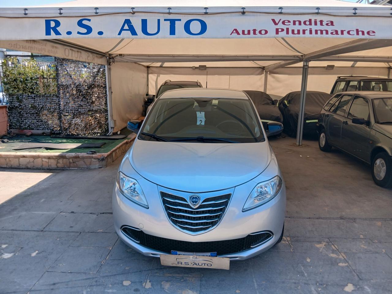 Lancia Ypsilon 1.2 69 CV 5 porte full 13