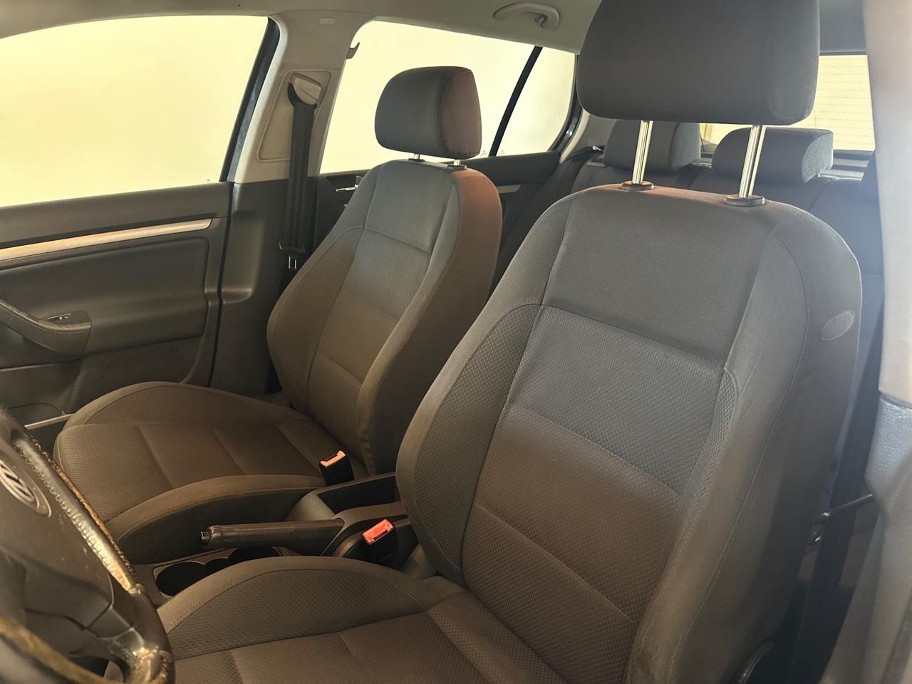 Volkswagen Golf 1.6 16V FSI 5p. Sportline NEOPATENTATI