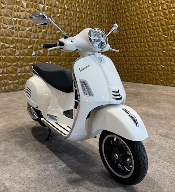 Vespa GTS 300 hpe Super