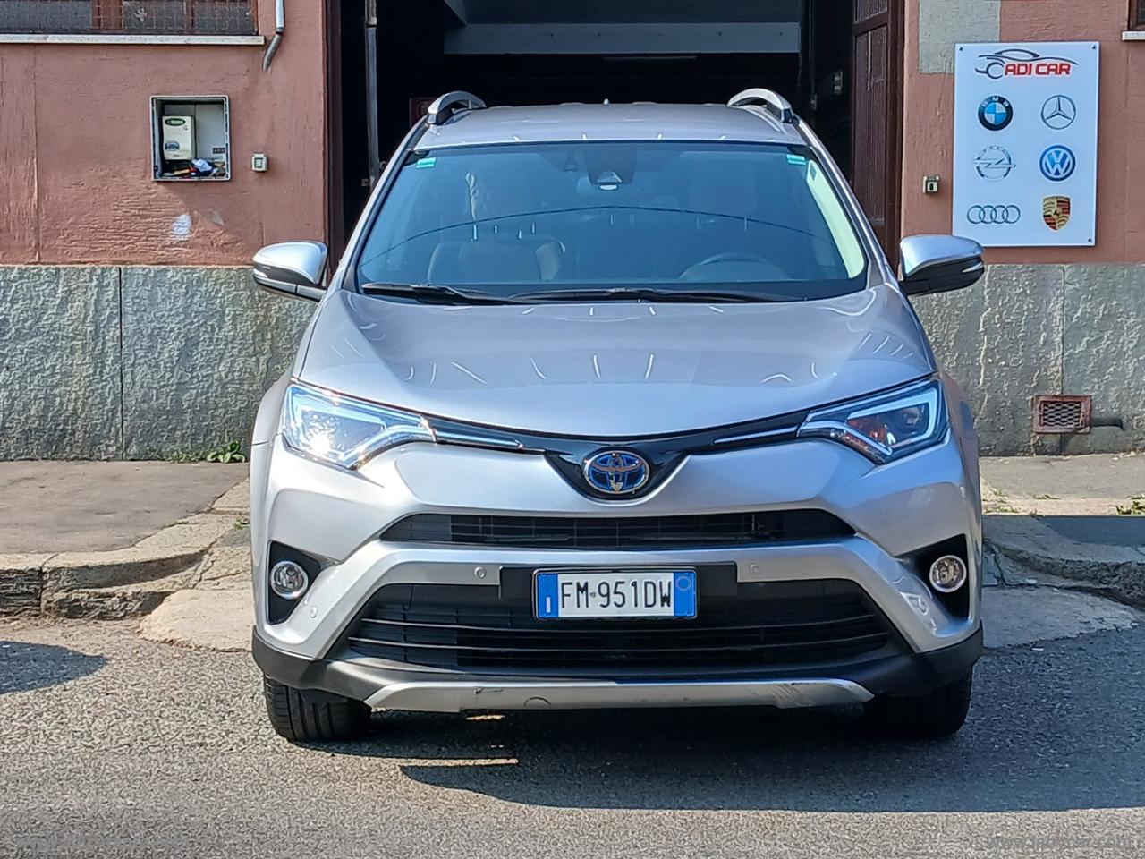 TOYOTA RAV4 2.5 Hybrid 2WD Lounge