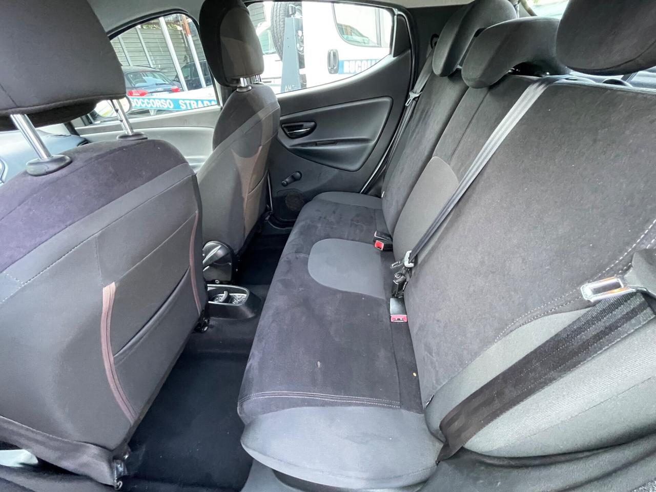 Lancia Ypsilon 1.3 MJT 16V 95 CV 5 porte S&S Silver