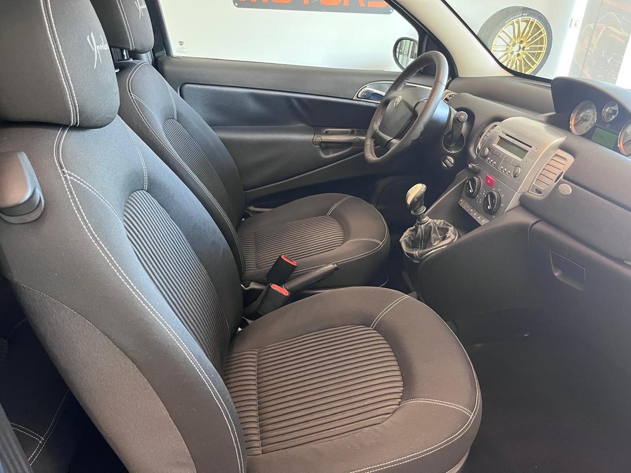 Lancia Ypsilon - 1.4 16V 95cv Sport MomoDesign
