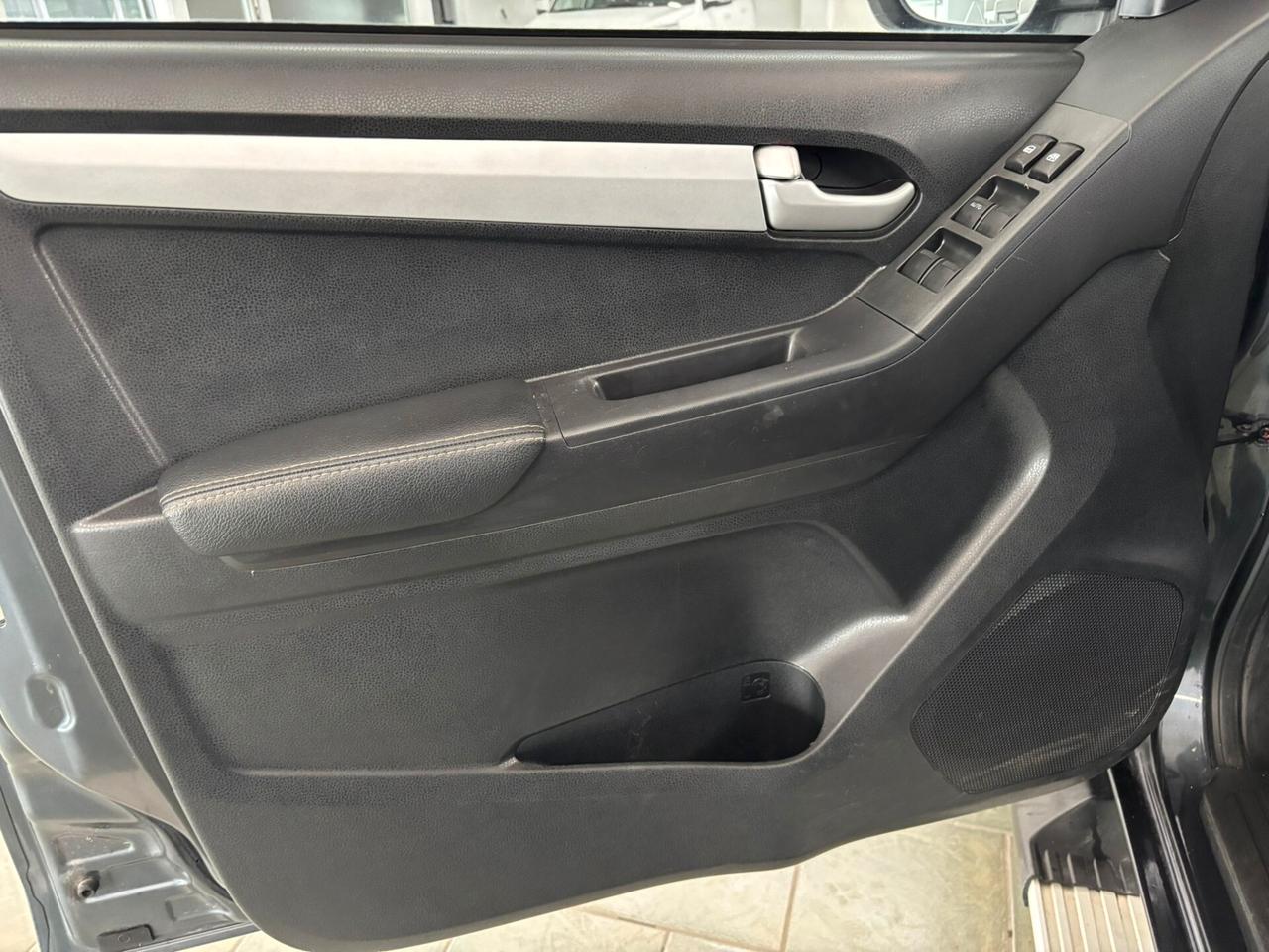 Isuzu D-Max 1.9 Crew Cab Solar 4WD A/C Aut.