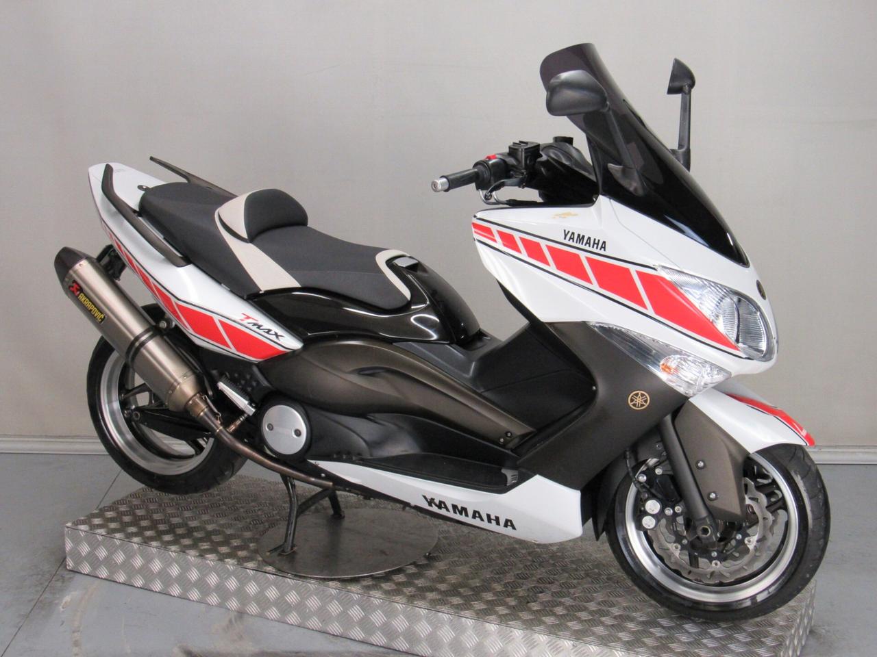 Yamaha T Max WHITEMAX ANNIVERSARY AKRAPOVIC