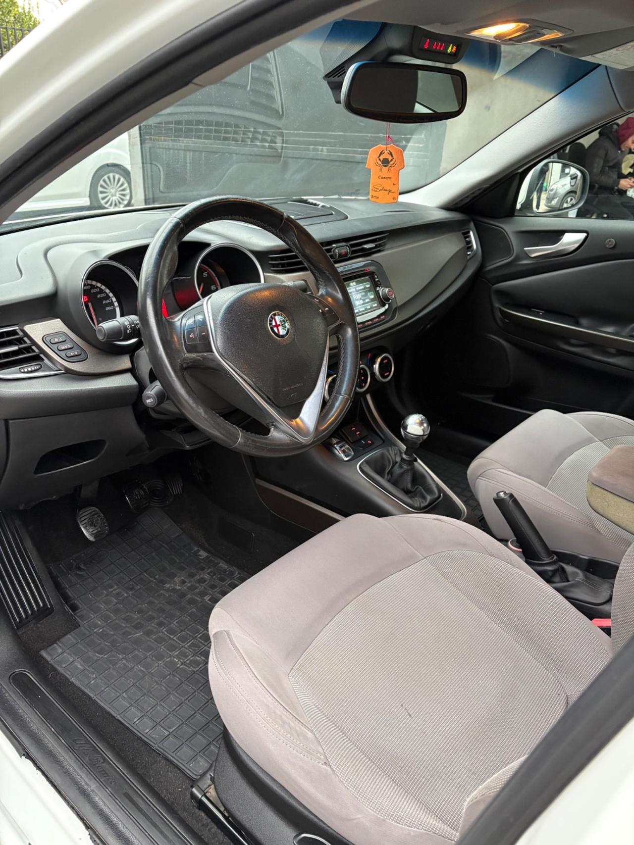 Alfa Romeo Giulietta 1.6 MJT 105cv splendente