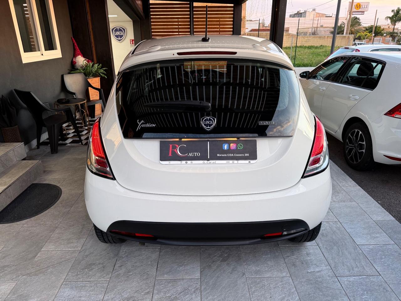 Lancia Ypsilon 1.0 FireFly 5 porte S&S Hybrid Ecochic A. Ferretti