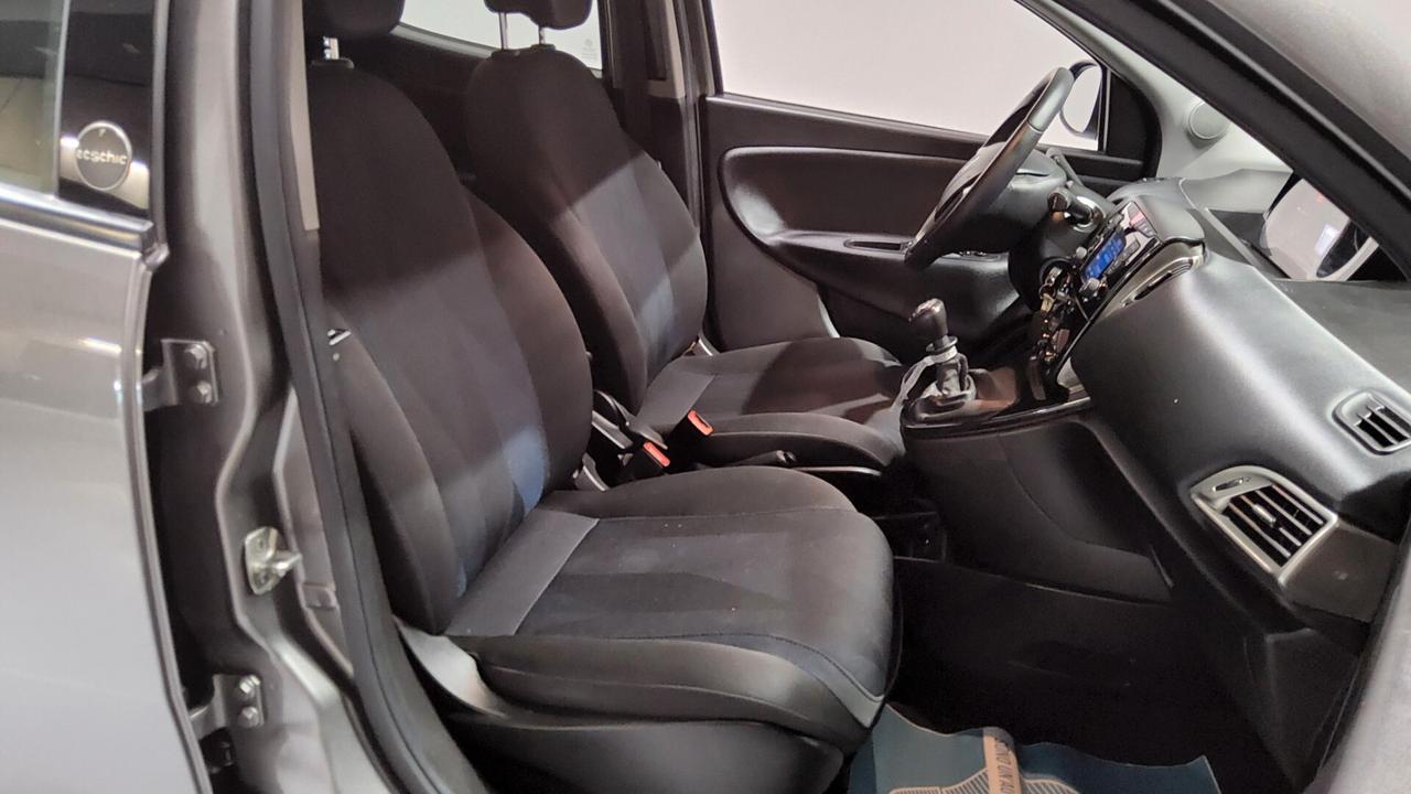 Lancia Ypsilon 1.0 FireFly 5 porte S&S Hybrid Ecochic Gold