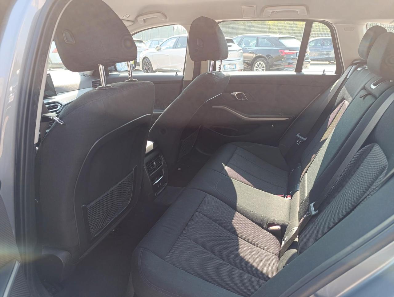 BMW 318 d Touring mhev 48V auto